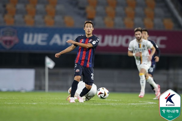 손준호(수원FC). 한국프로축구연맹 제공