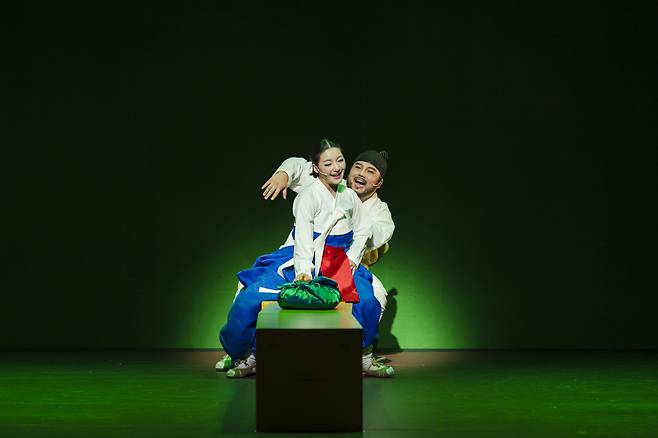 "The Golden Chaos Club" by the Seoul Performing Arts Company (Ntok)