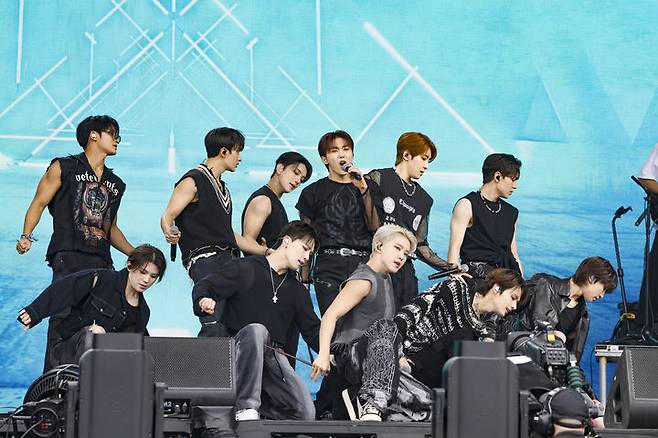 [서울=AP/뉴시스] 세븐틴