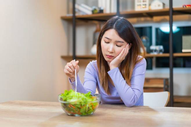 너무 오랫동안 식욕이 없으면 원인 질병이 없는지 진단을 받아볼 필요가 있다. [사진=게티이미지뱅크]