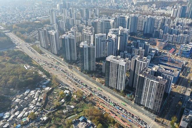 서울 강남구 개포주공1단지를 재건축한 ‘개포 디에이치 퍼스티어 아이파크’ 전경. 현대건설 제공