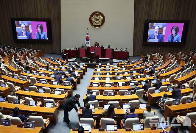 [서울=뉴시스] 고승민 기자 = 한덕수 국무총리가 12일 서울 여의도 국회에서 열린 제418회국회(정기회) 제7차 본회의 대정부질문(교육·사회·문화)에서 김미애 국민의힘 의원 질의에 답하고 있다. 2024.09.12. kkssmm99@newsis.com