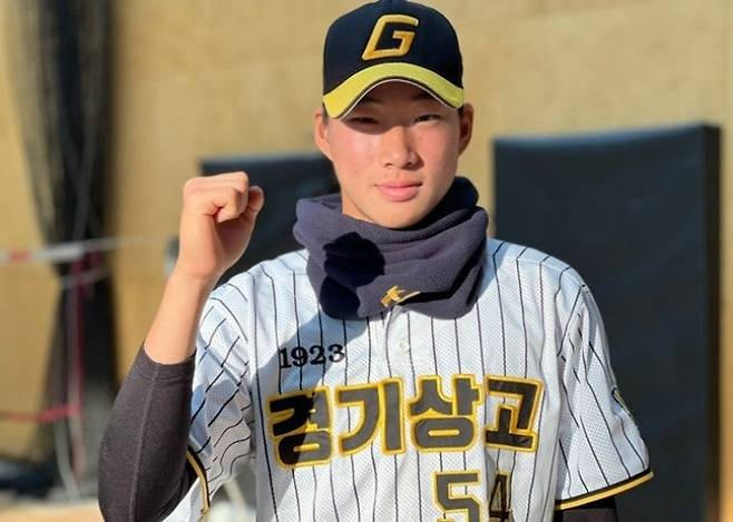경기상고에서 뛰고 있는 유재현. 온라인 커뮤니티 캡처