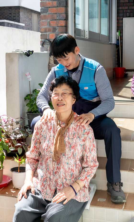 올해 정식 집배원이 된 심보욱씨.