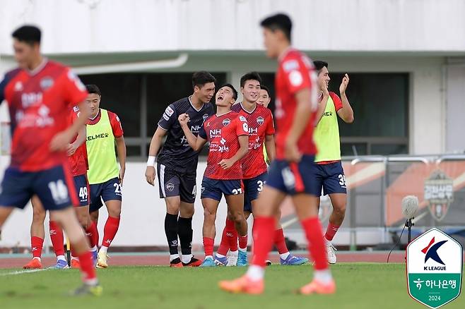 김천 상무의 이동준이 득점 후 기뻐하고 있다. (한국프로축구연맹 제공)