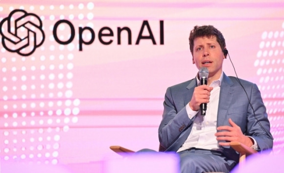 샘 알트만 오픈AI 대표가 지난해 6월 서울 영등포구 63빌딩에서 열린 ‘K-Startups meet OpenAI’에서 발언하고 있다. 연합뉴스