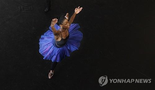 발레리나 드프린스의 생전 공연 연습 모습 [AP=연합뉴스 자료사진]