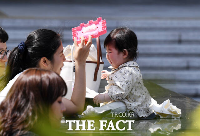 보건복지부가 지난달 30일 발표한 '2023 아동학대 주요통계'에 따르면 지난해 발생한 2만5739 건의 아동학대 사례 중 85.9%(2만2106건)은 부모에 의한 것이었다. 아동학대 발생 장소의 경우 전체 사례 중 82.9%(2만1336건)이 가정 내에서 일어난 것으로 조사됐다. /이새롬 기자