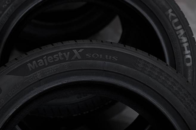마제스티는 올라운더 타이어로 지난 시간 동안 많은 사랑을 받았다. 김학수 기자