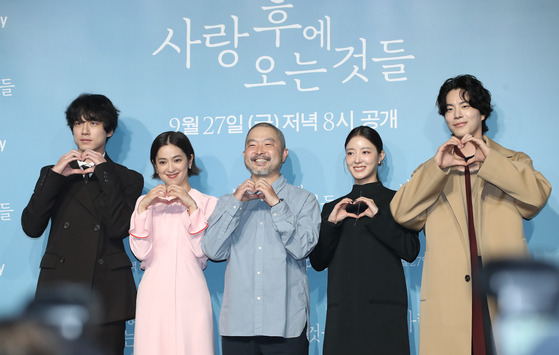 The cast and director of Coupang Play's melodrama series ″What Comes After Love″ pose for a photo during the series' press conference held in Jung District, central Seoul, on Thursday. From Left are actors Kentaro Sakaguchi, Anne Nakamura, director Moon Hyun-sung, actors Lee Se-young and Hong Jong-hyun. [NEWS1]