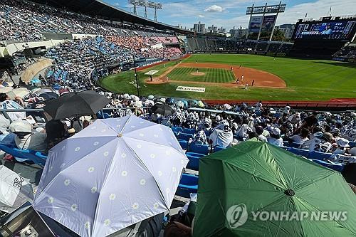 연휴 무더위 속 열린 프로야구 ※ 기사와 무관한 자료사진 [연합뉴스 자료사진]