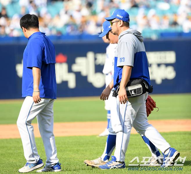 1일 대구 삼성라이온즈파크에서 열린 삼성 라이온즈와 KIA 타이거즈의 경기. 7회초 삼성 최지광이 투구 후 통증을 호소하고 있다. 대구=박재만 기자 pjm@sportschosun.com/2024.09.01/