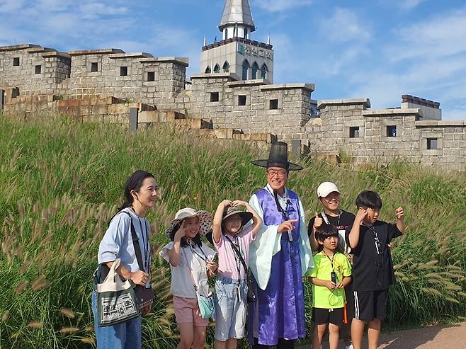 낙산성곽길을 따라 진행되는 낙산풍류 프로그램. <사진제공=서울시>