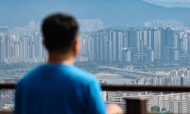 18일 서울 남산에서 바라본 서초구 일대 아파트. 연합뉴스