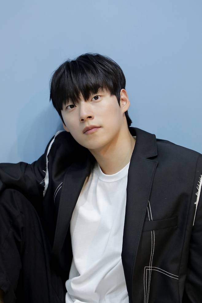 배우 윤재찬 골든문 엔터테인먼트