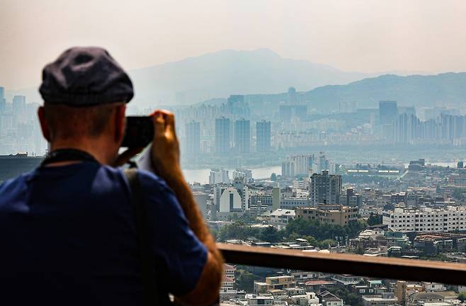 지난 8일 남산에서 바라본 서초구 일대 아파트. /연합뉴스