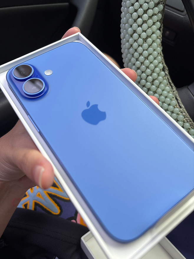 image.png 아이폰 16 시리즈 실물 샷.JPG