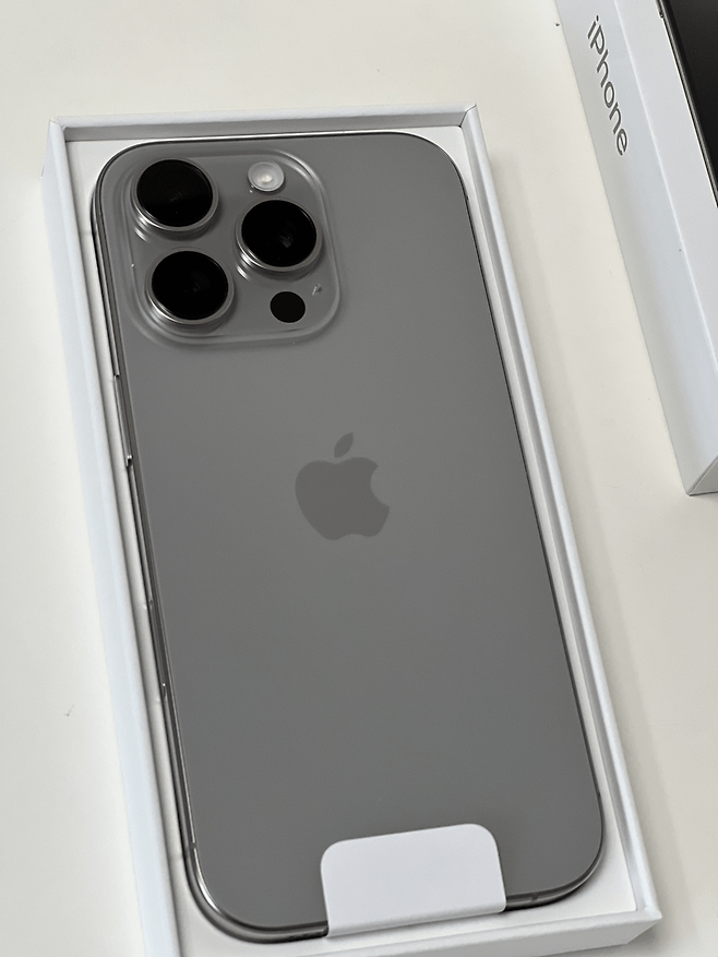 image.png 아이폰 16 시리즈 실물 샷.JPG