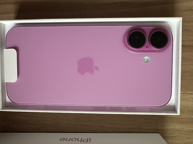 image.png 아이폰 16 시리즈 실물 샷.JPG