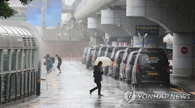 비 쏟아지는 제주 [연합뉴스 자료 사진]