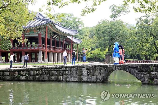 남원 광한루원의 오작교 [연합뉴스 자료사진]