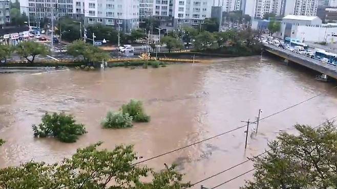 폭우로 침수된 부산 연제구