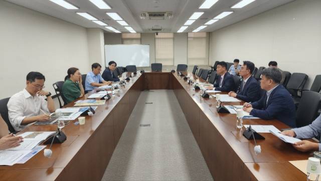 ▲국립창원대 사천 우주항공캠퍼스 설립계획 승인을 위해 교육부를 방문했다. ⓒ사천시