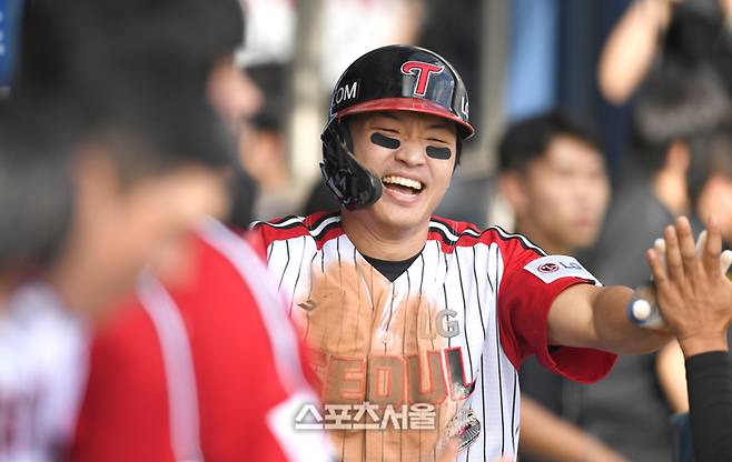 LG 박해민이 22일 잠실야구장에서 열린 2024 KBO리그 두산과 경기 3회말 2사 우익수 그라운드 홈런을 날린 후 환호하고 있다.  2024. 9. 22. 잠실 | 최승섭기자 thunder@sportsseoul.com