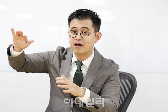 스티븐 통(Stephen Tong) 프랭클린 인컴 인베스터스 수석 부사장(senior vice president) 겸 수석 포트폴리오 매니저가 지난 10일 서울 영등포구 프랭클린템플턴 사무실에서 이데일리와 인터뷰하고 있다. [이데일리 이영훈 기자]