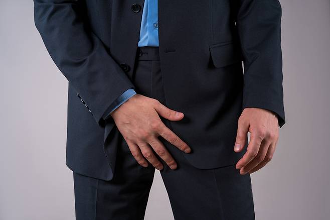당뇨 심근경색과 같은 기저질환을 앓고 있는 한 남성이 비뇨기과 시술을 받은 후 처참한 부작용을 겪어 중요부위를 절단해야 했던 국내 사연이 전해졌다. *이 사진은 내용과 직접적 관련이 없음. [사진=게티이미지뱅크]