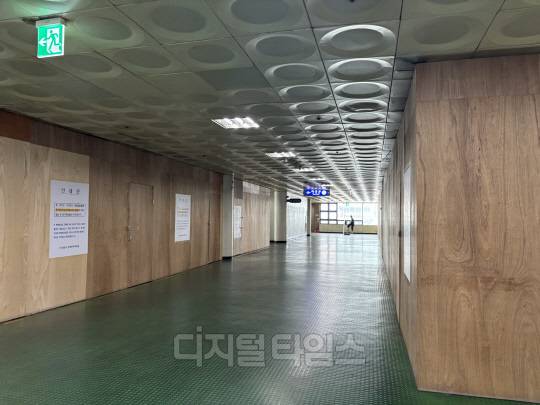 재개발로 문을 닫은 서울 광진구 구의동 동서울터미널 내 상점의 모습. [디지털타임스 이윤희 기자]