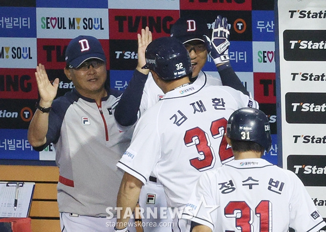 [포토] 김재환 '4위는 내줄 수 없죠'