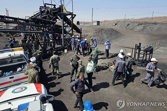 폭발사고 발생한 탄광 [이란적신월사/AFP 자료사진. 재판매 및 DB 금지]