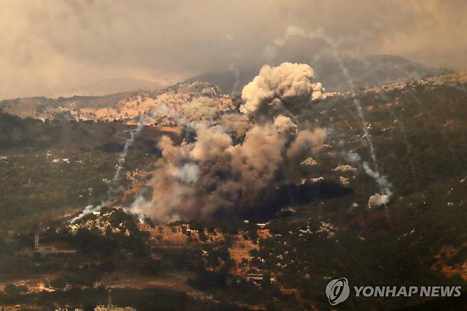 레바논 남부에서 이뤄지고 있는 이스라엘의 선제타격 공습 [AFP 연합뉴스. 재판매 및 DB 금지]