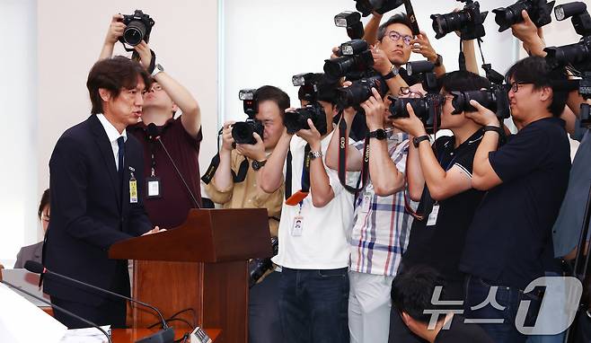 홍명보 남자 축구대표팀 감독이 24일 오전 서울 여의도 국회 문화체육관광위원회에서 열린 대한축구협회 등에 대한 현안질의에 출석, 의원 질의에 답변하고 있다. 2024.9.24/뉴스1 ⓒ News1 김민지 기자