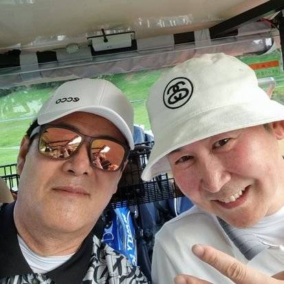 신동엽(오른쪽)과 이규완 대표. 사진 이규완