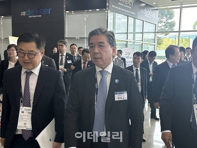 장재훈 현대자동차 사장이 25일 경기 고양시 킨텍스에서 열린 수소 산업 전시회 (H2 MEET 2024)에 참석하고 있다.(사진=공지유 기자)