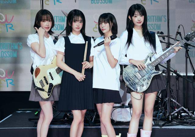 걸밴드 QWER. 타마고 프로덕션 제공