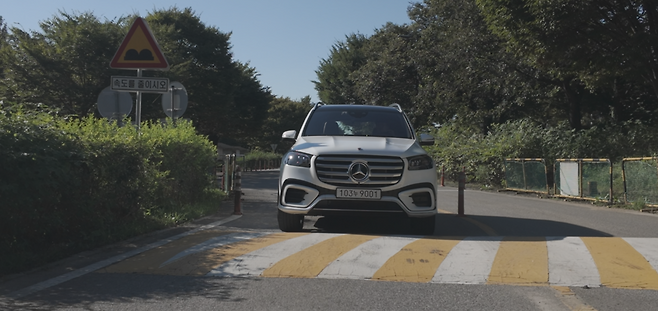 부드럽지만 어느정도 충격도 전달했던 GLS 580