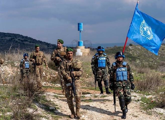 유엔 레바논평화유지군(UNIFIL) 대원들이 정찰을 하고 있다. /UNIFIL instagram