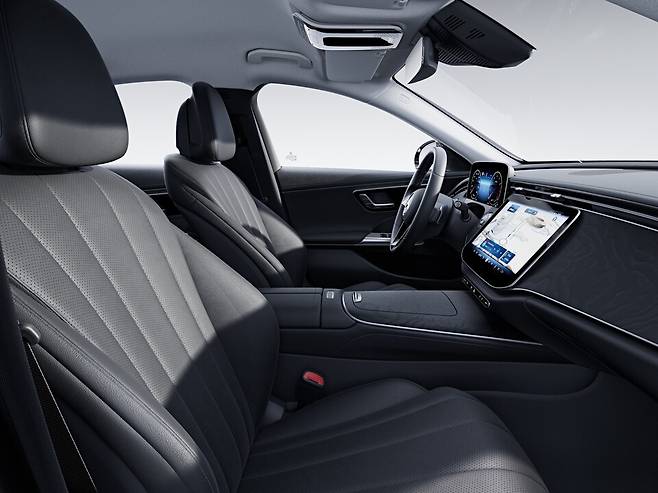 사진 : 메르세데스-벤츠 E 200 아방가르드 인테리어