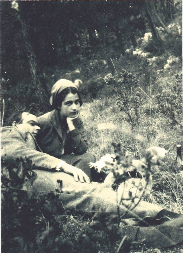 “앙투안, 도대체 언제까지 바람을 피울거야.” 앙투안과 콘수엘로의 다정한 한 때. [사진출처=문학동네]