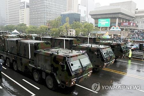 건군 75주년 국군의날 시가행진에 참여한 지대지미사일 현무 / 사진=연합뉴스