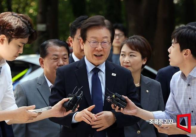 이재명 더불어민주당 대표가 30일 서울 서초구 중앙지방법원에서 열린 위증교사 혐의에 대한 1심 결심공판에 출석하고 있다. 사진=조용준 기자 jun21@