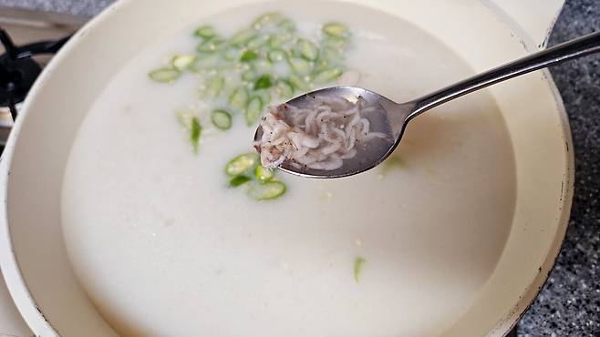 20240929_193807.jpg 저녁 병천에서 포장해온 순대국으로 순대전골