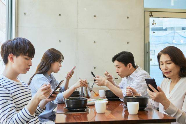 전자상거래(이커머스) 플랫폼 업계에서 충성 고객 확보를 위한 구독 서비스 혜택 경쟁이 치열해지고 있다. 게티이미지뱅크