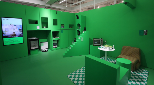 Showroom inside the experiential Hi-Mart store ‘The Nano Square’. (Lotte Hi-Mart)