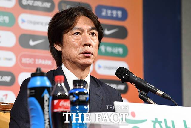 1일 대한축구협회가 공개한 논란의 국가대표 전력강화위원회 10차 회의록에서 홍명보 감독은 다비드 바그너와 가장 많은 추천을 받아 전권을 위임받은 정해성 위원장으로부터 최종 감독 후보 1순위로 협회에 추천된 것으로 확인됐다./더팩트 DB