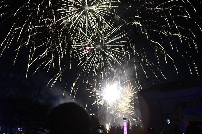 파주 불꽃축제 불꽃폭죽 사진.jpg