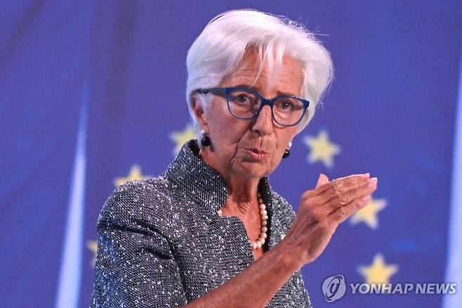 European Central Bank (ECB) President Christine Lagarde speaks to reporters following the Governing Council's monetary policy meeting in Frankfurt, Germany September 12, 2024. REUTERS/Jana Rodenbusch 사진=연합뉴스